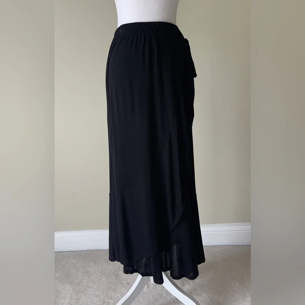 GO COUTURE Women’s Faux Black Wrap Midi Skirt NWOT Size Large